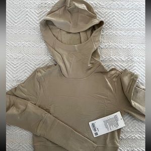 Lululemon
Long-Sleeve Hoodie